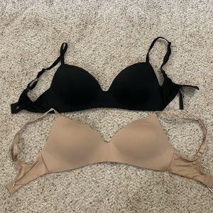 🌿2 Victoria’s Secret Wireless Bras (34DD)
